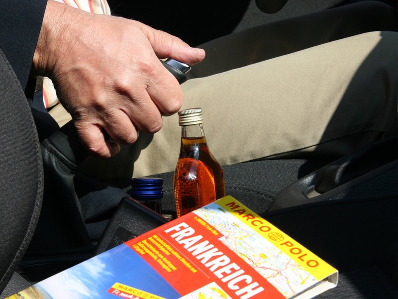 alkohol-am-steuer.jpg Bild alkohol-am-steuer.jpg